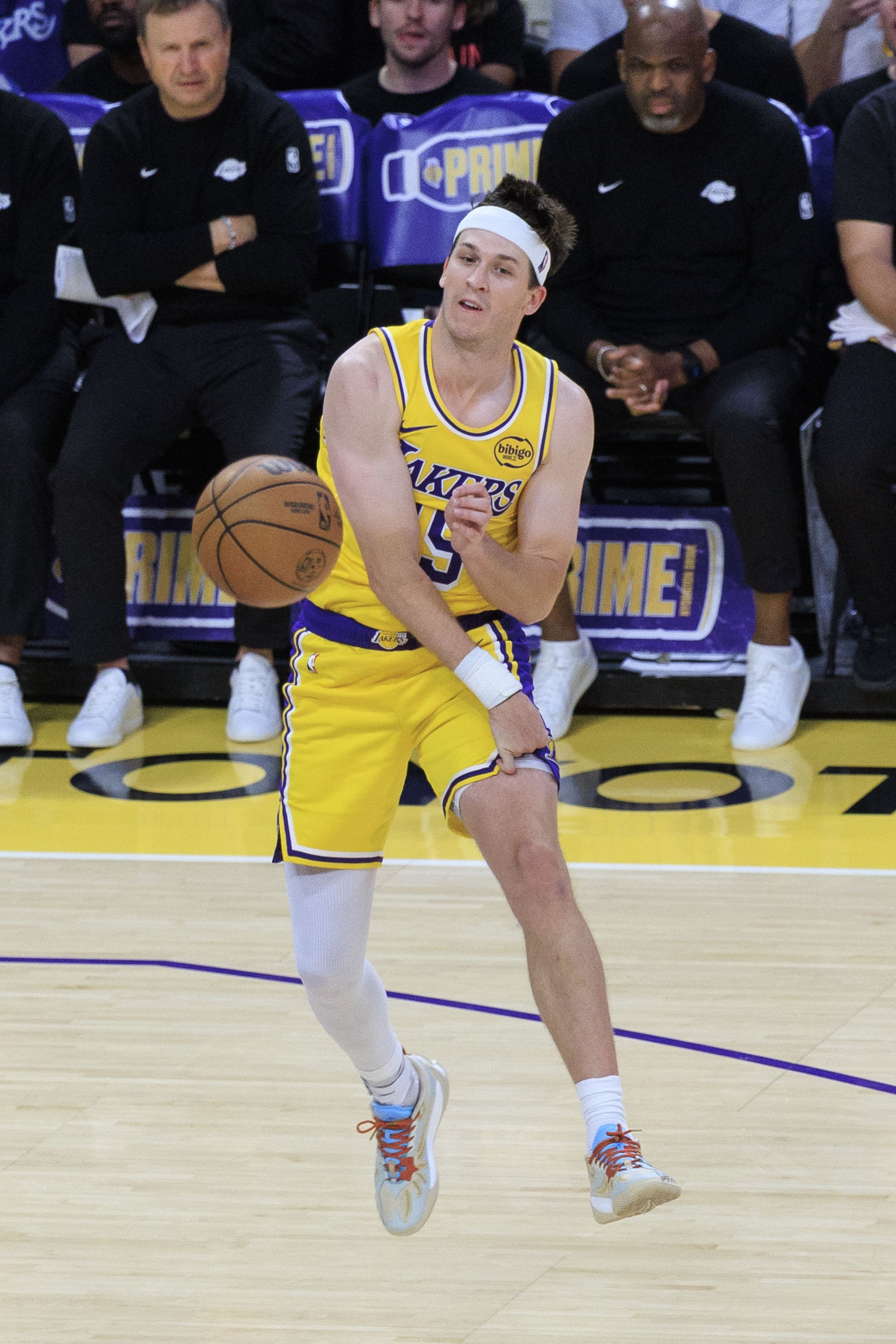 FB体育登录入口-名记：东契奇有机会在首轮后半段复出 里夫斯首轮复出可能性为零